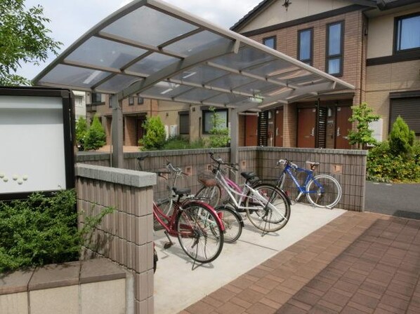 イーズフィールド Bの物件内観写真